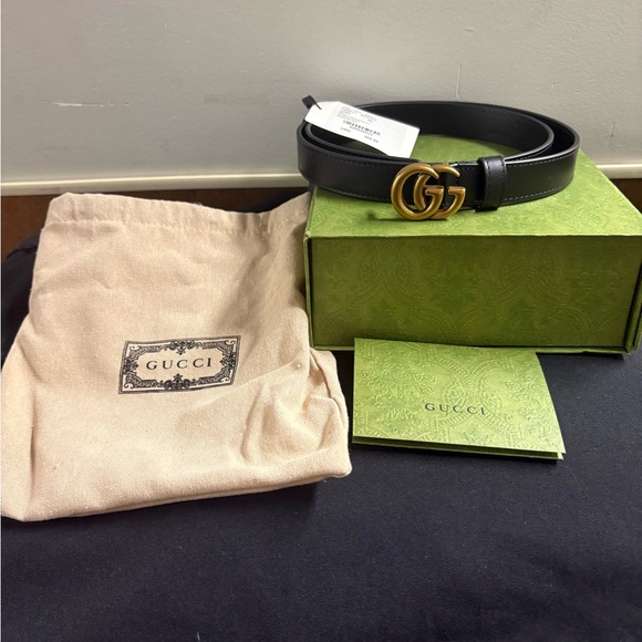 Gucci Black Belt with Gold GG Emblem - Picture 1 of 2